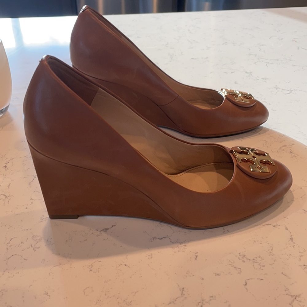Tory Burch Cognac Wedges in 8.5